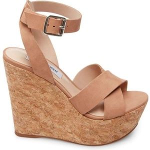 Size 6 Steve Madden Fallon camel wedges
